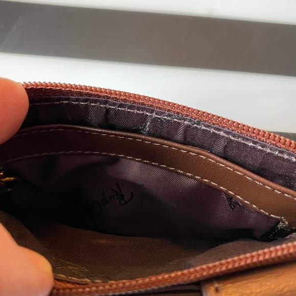 Key chain card holder and coin holder - Picture 4 of 7